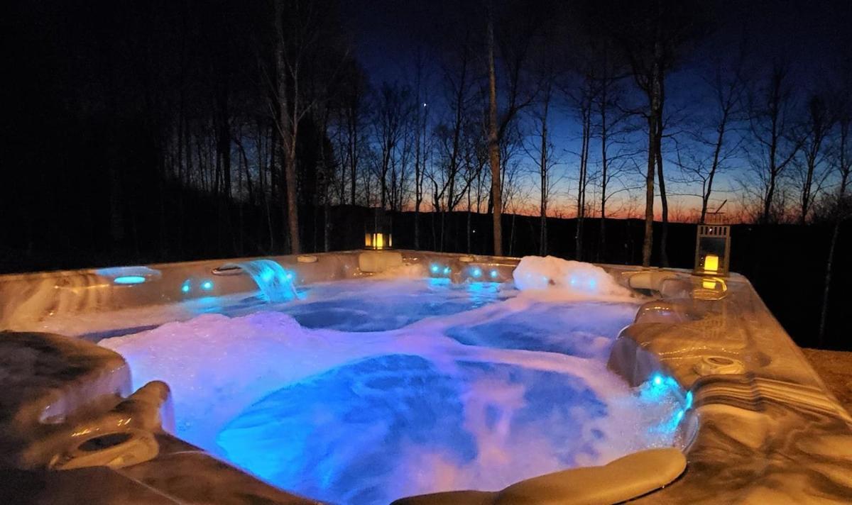Вілла Chalet Serenity - Mont Tremblant Ski - Spa Sauna Wifi Tv Privet Chic Modern House La Conception Екстер'єр фото