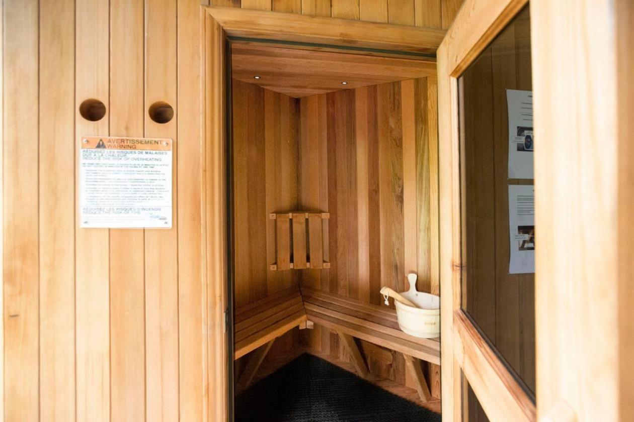 Вілла Chalet Serenity - Mont Tremblant Ski - Spa Sauna Wifi Tv Privet Chic Modern House La Conception Екстер'єр фото