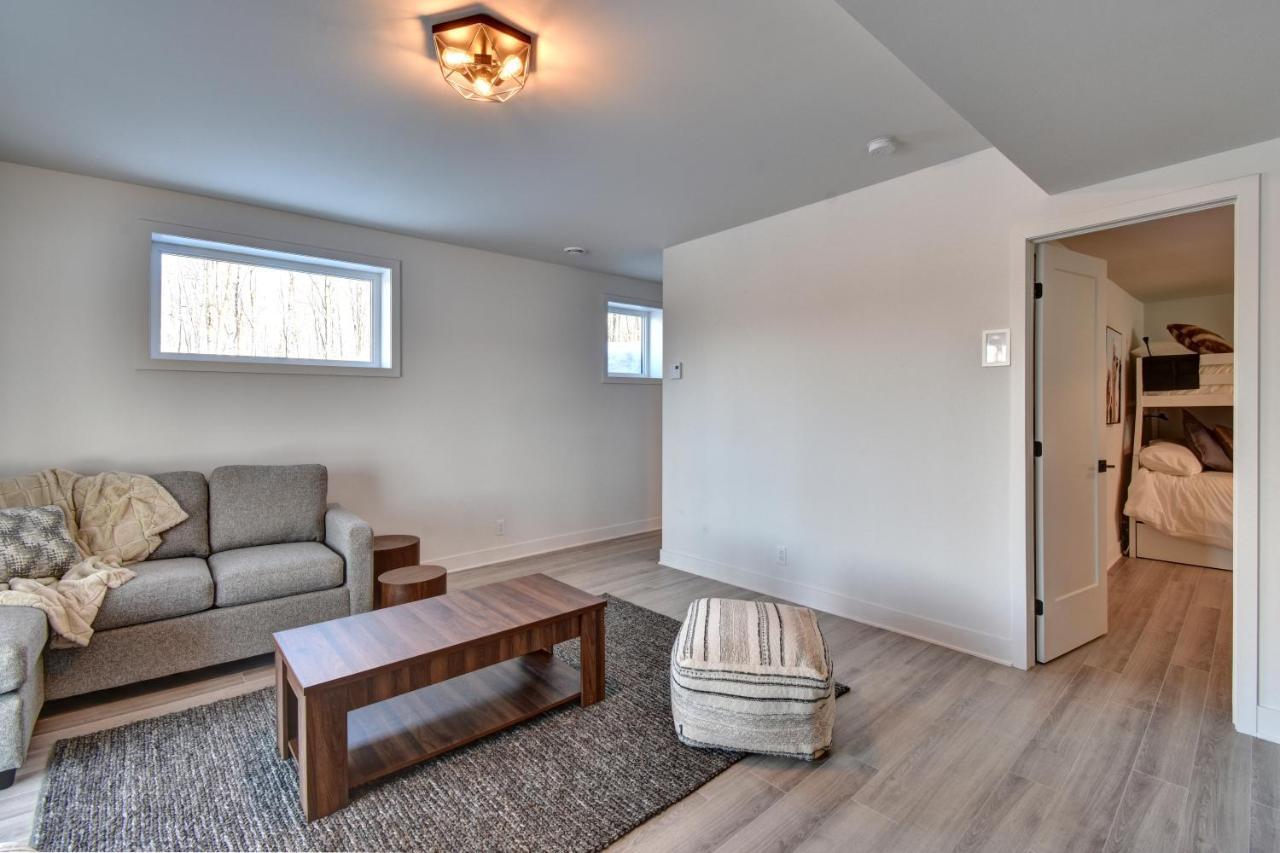 Вілла Chalet Serenity - Mont Tremblant Ski - Spa Sauna Wifi Tv Privet Chic Modern House La Conception Екстер'єр фото