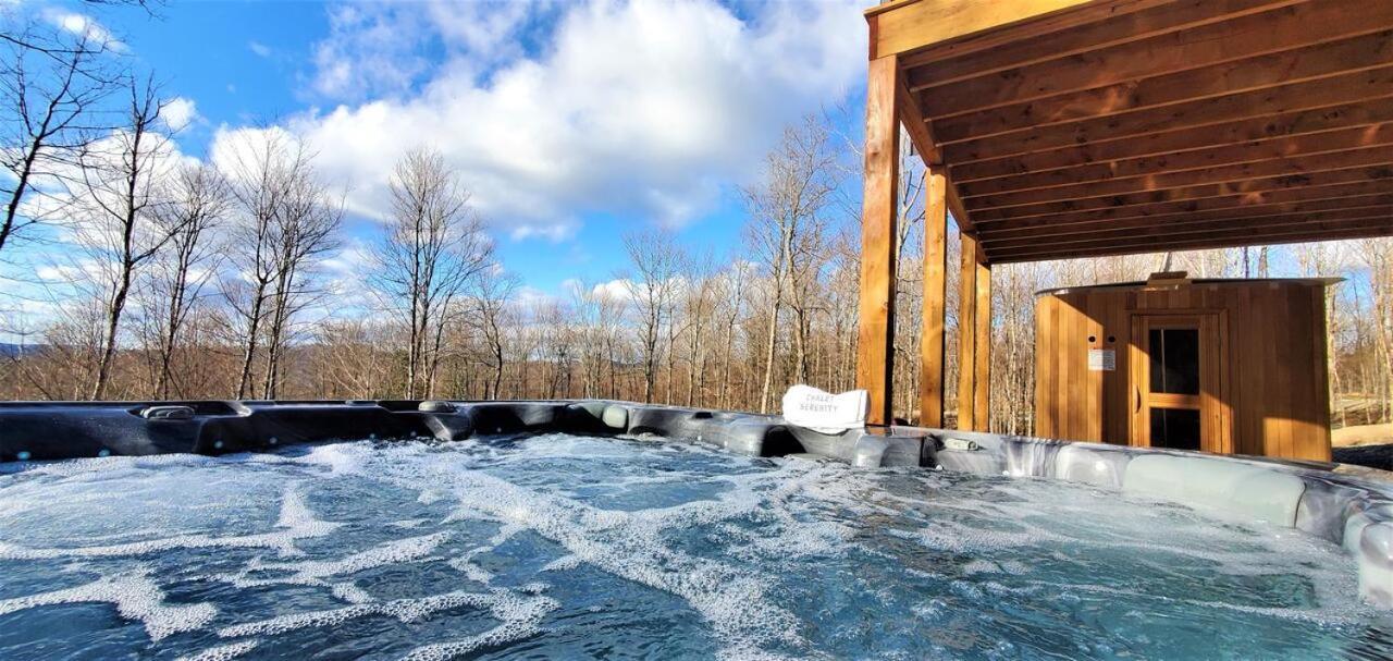 Вілла Chalet Serenity - Mont Tremblant Ski - Spa Sauna Wifi Tv Privet Chic Modern House La Conception Екстер'єр фото