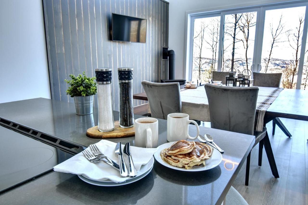 Вілла Chalet Serenity - Mont Tremblant Ski - Spa Sauna Wifi Tv Privet Chic Modern House La Conception Екстер'єр фото