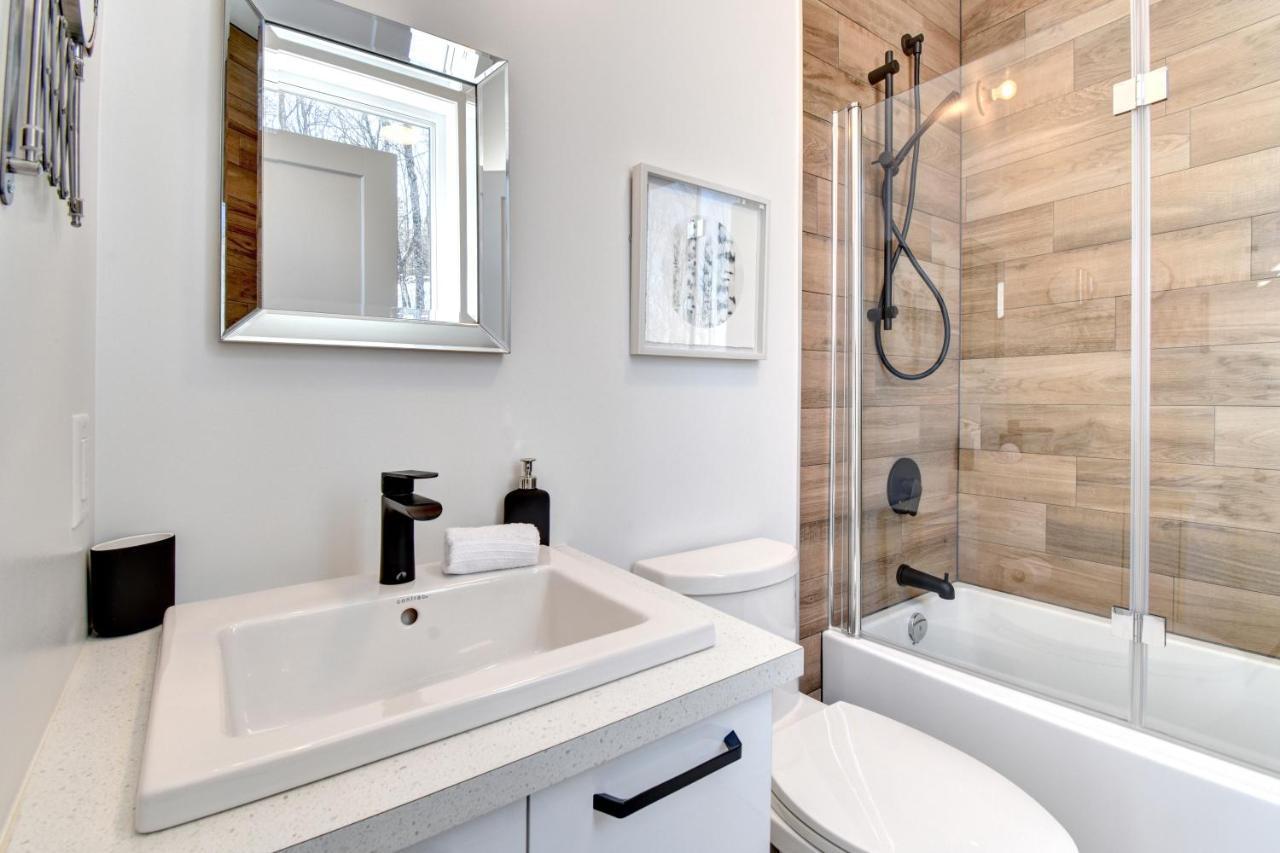 Вілла Chalet Serenity - Mont Tremblant Ski - Spa Sauna Wifi Tv Privet Chic Modern House La Conception Екстер'єр фото